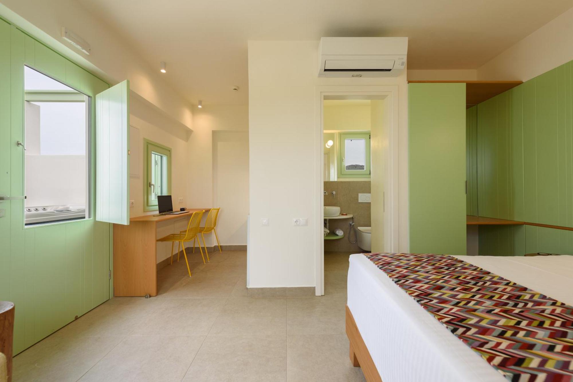 Plioni Villas & Suites มีกรีวิกลา ภายนอก รูปภาพ