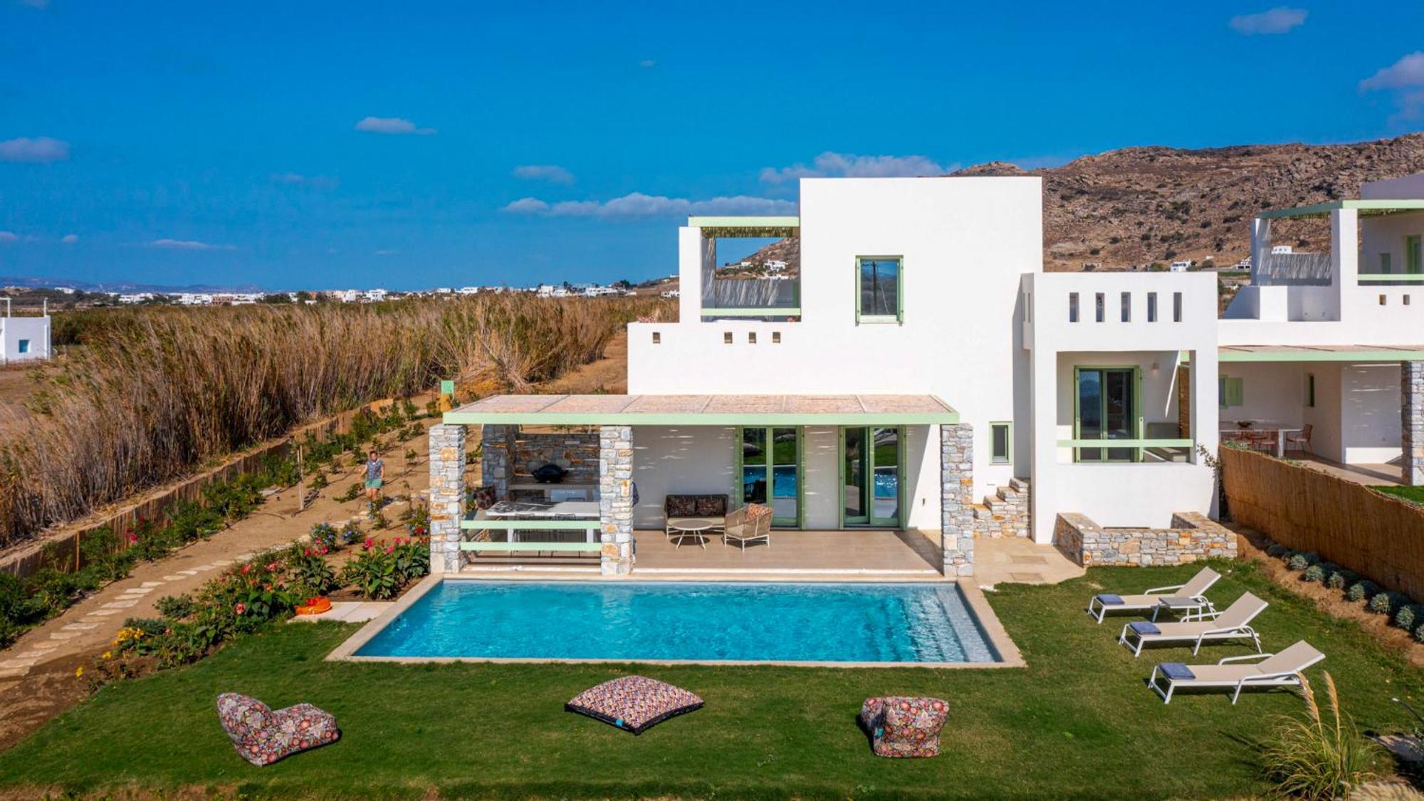 Plioni Villas & Suites มีกรีวิกลา ภายนอก รูปภาพ