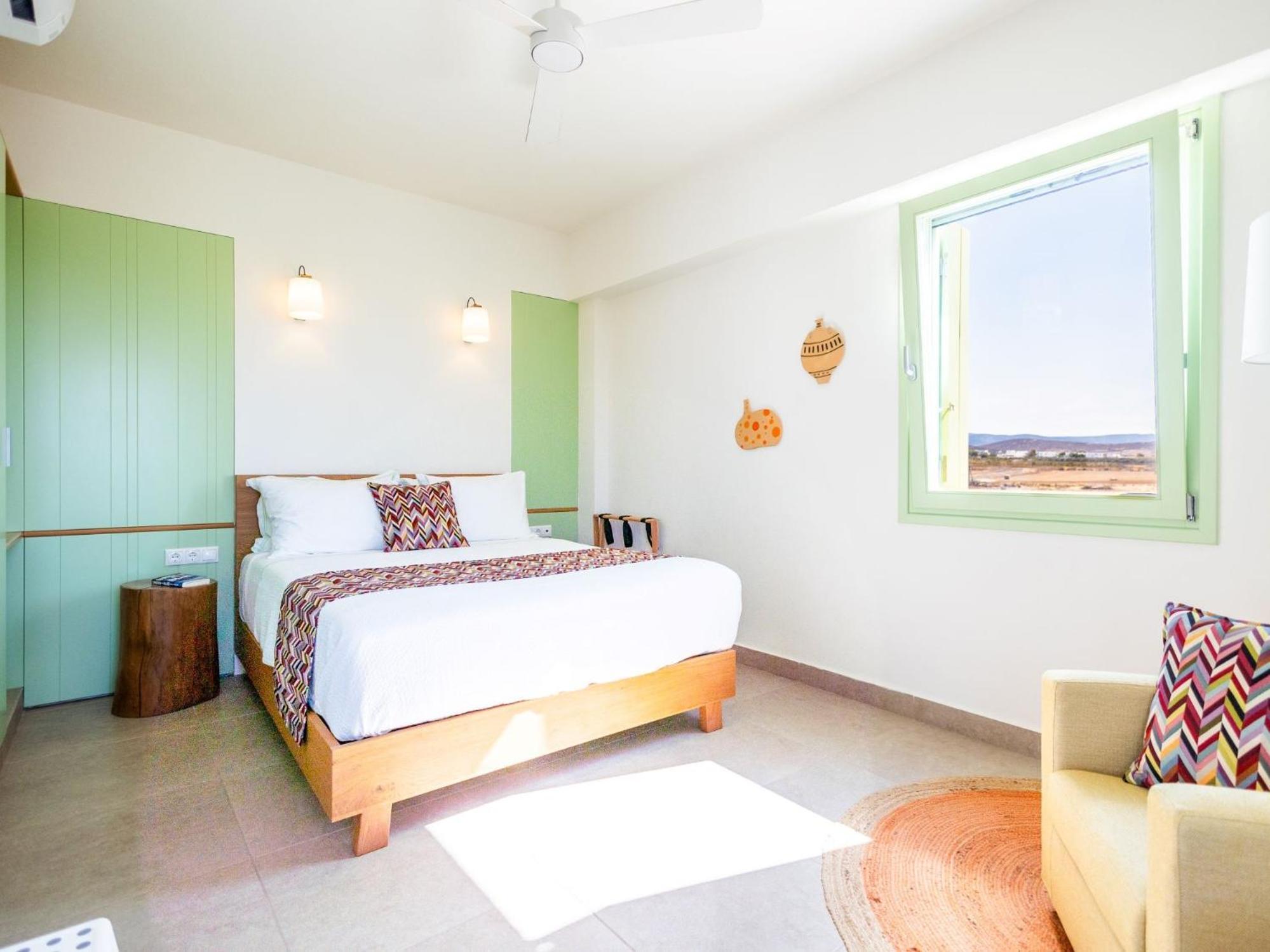 Plioni Villas & Suites มีกรีวิกลา ภายนอก รูปภาพ